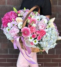 Композиция солнечный день в Шунтуке Цветочная композиция из Розы, Хризантемы, Пионы и Лизиантусы в корзине в Шунтуке