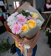 Букет цветов из:  Герберы, Розы и Хризантемы в Шунтуке